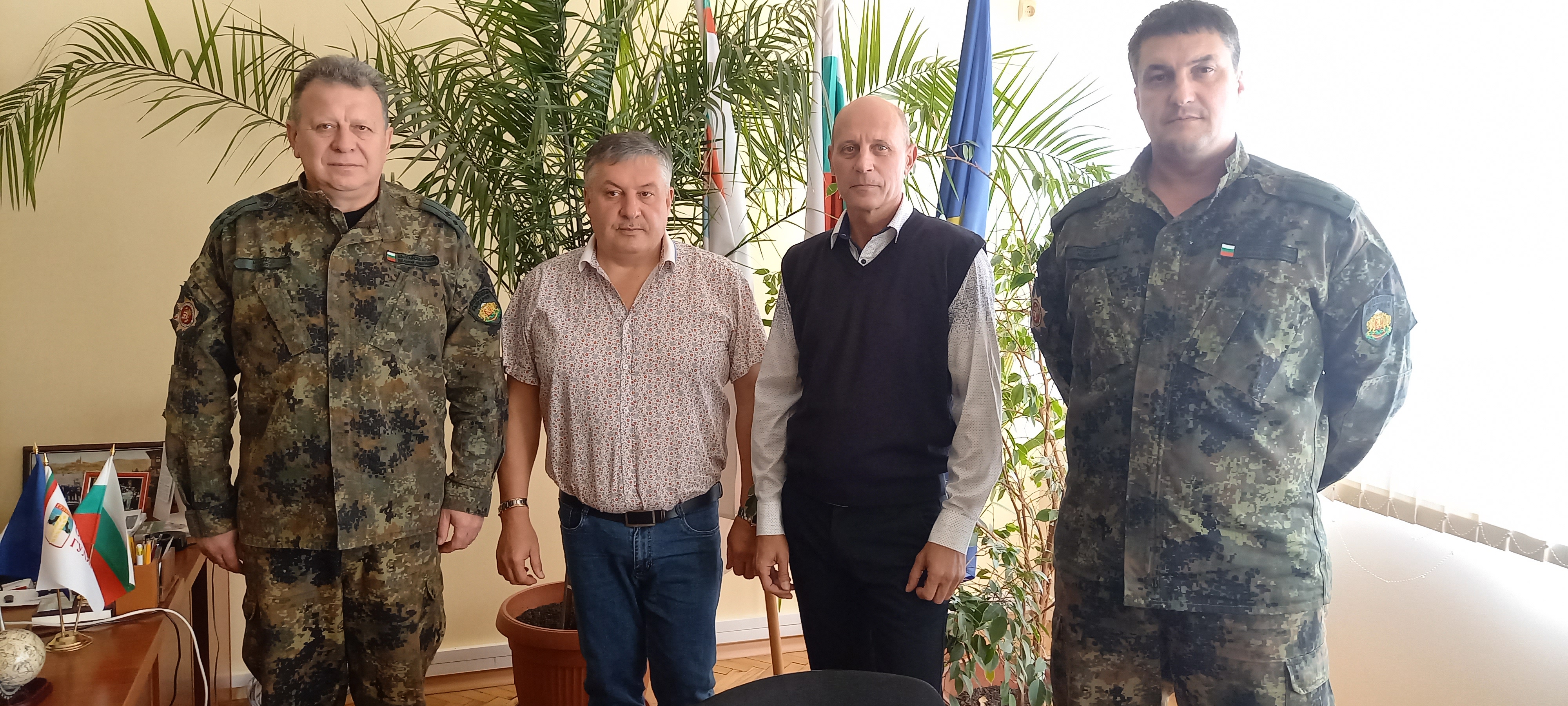 Кметът на община Гулянци беше удостоен с плакет на Централно военно окръжие