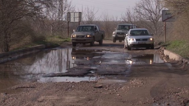 В дните от 12 до 17 април граждани от община Гулянци ще блокират път PVN II-11