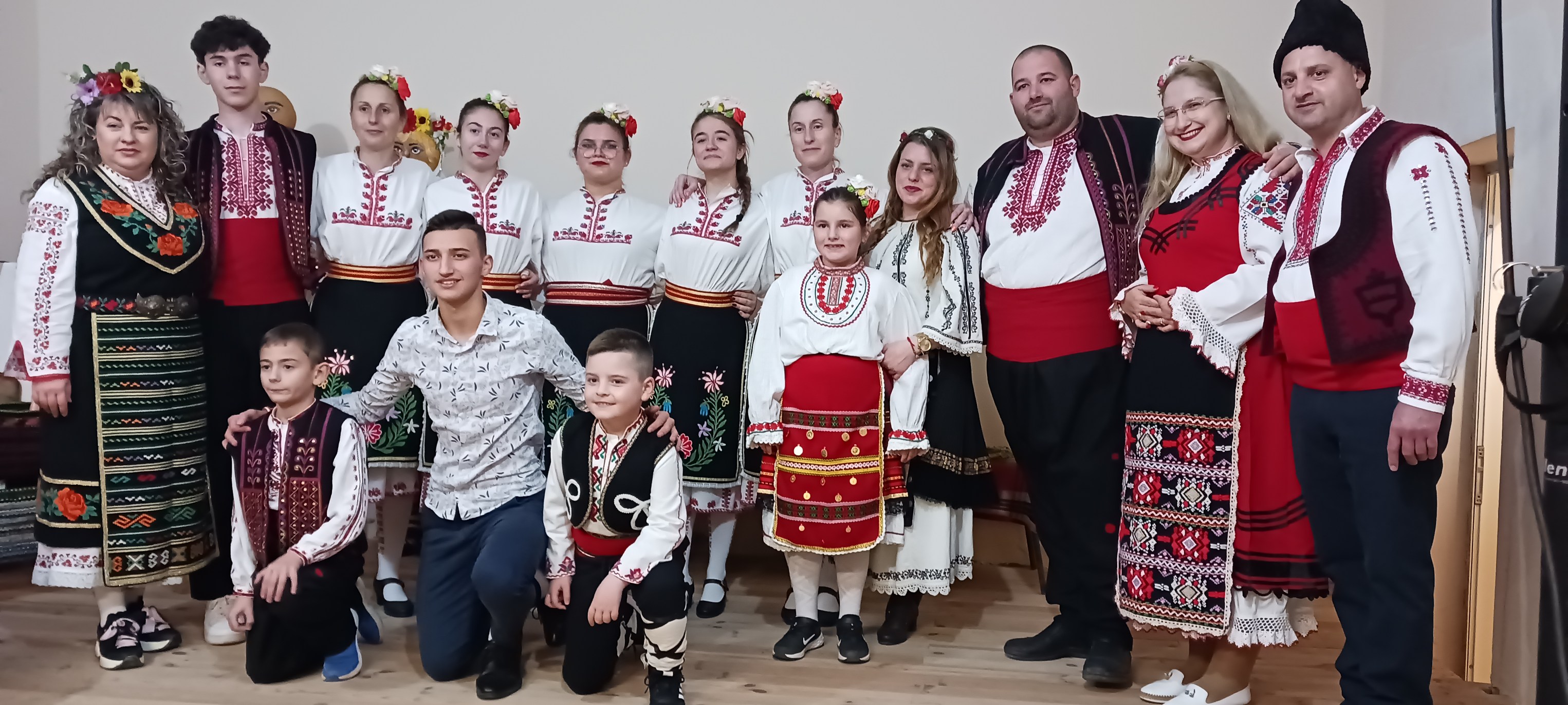 Вечер на народното творчество и националната носия в село Долни Вит