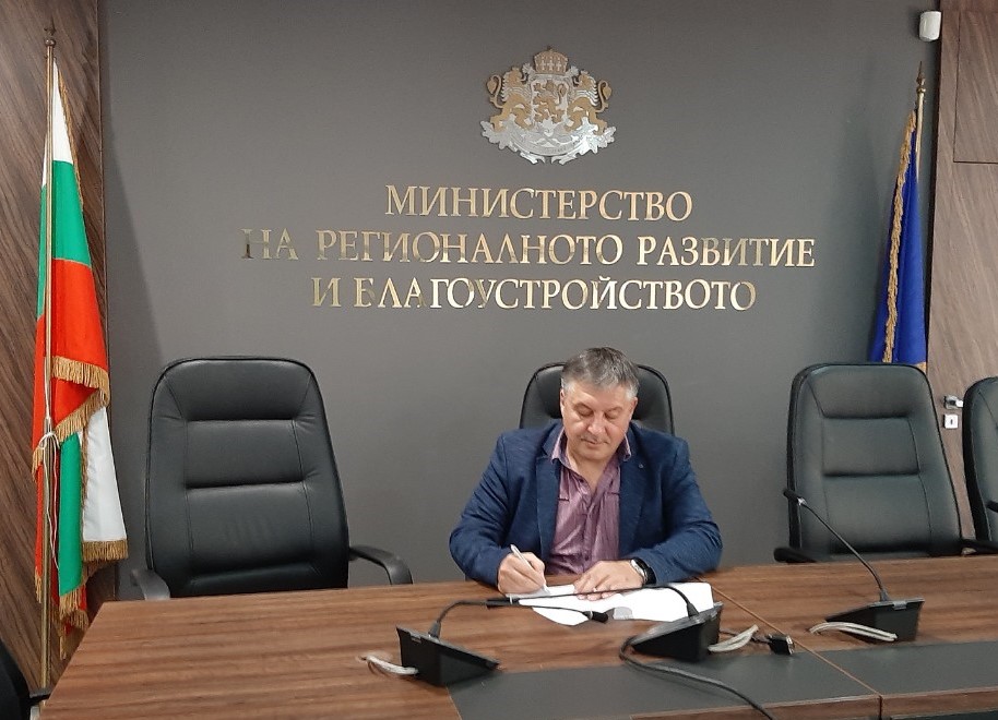 По проект на Общината ще бъде ремонтирана главната улица в Гулянци
