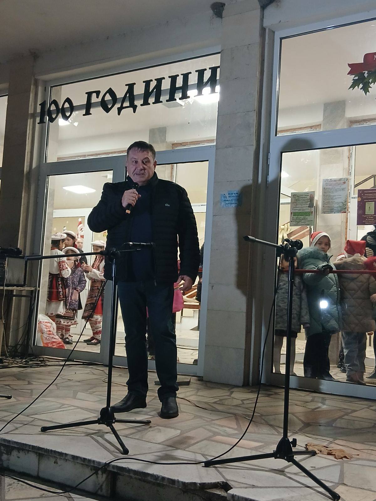 Община Гулянци даде началото на Коледните празници с бляскаво откриване на 5 декември 2025 година