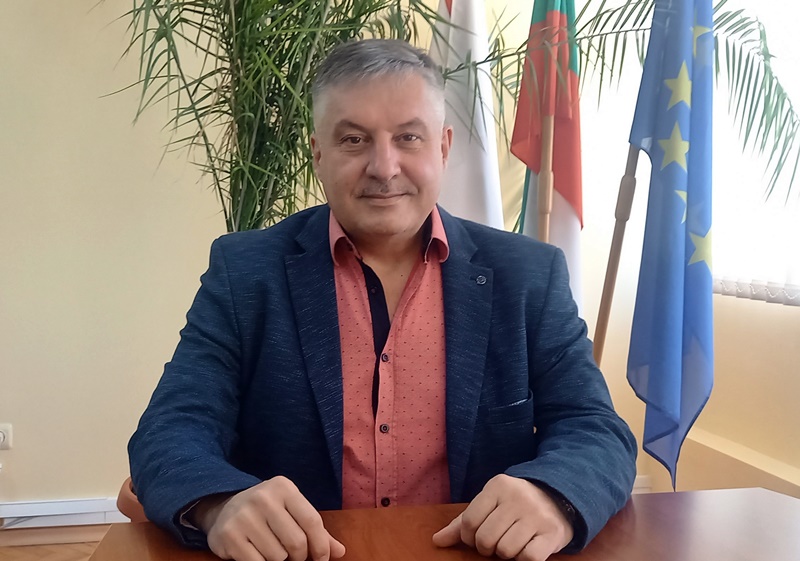 Лъчезар Яков ще е кмет на община Гулянци и през новия мандат