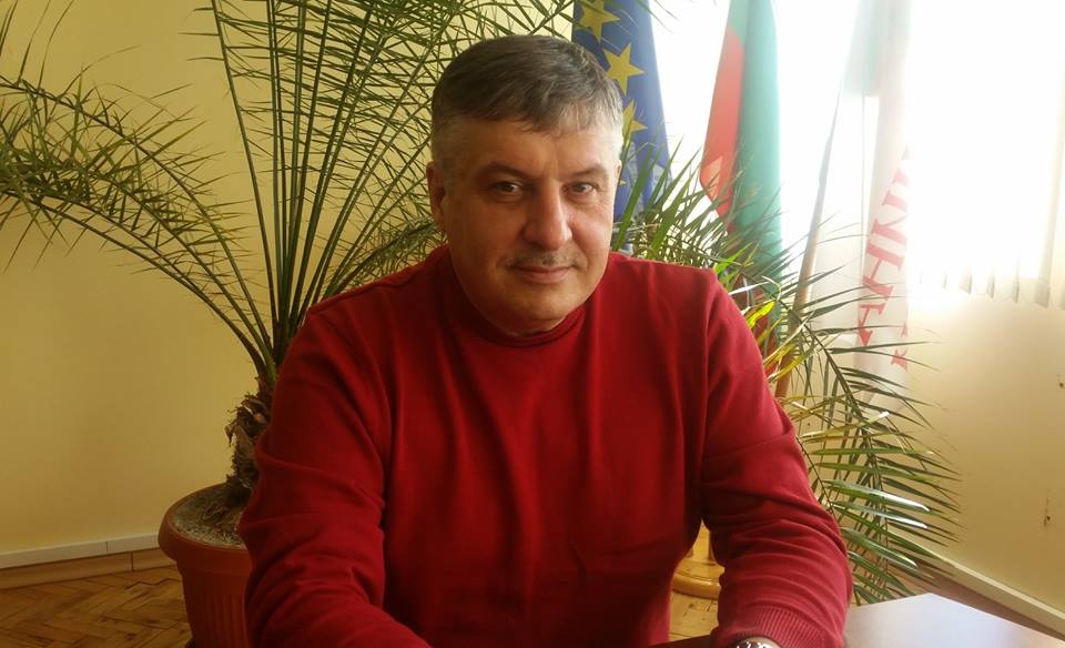 Лъчезар Яков КМЕТ